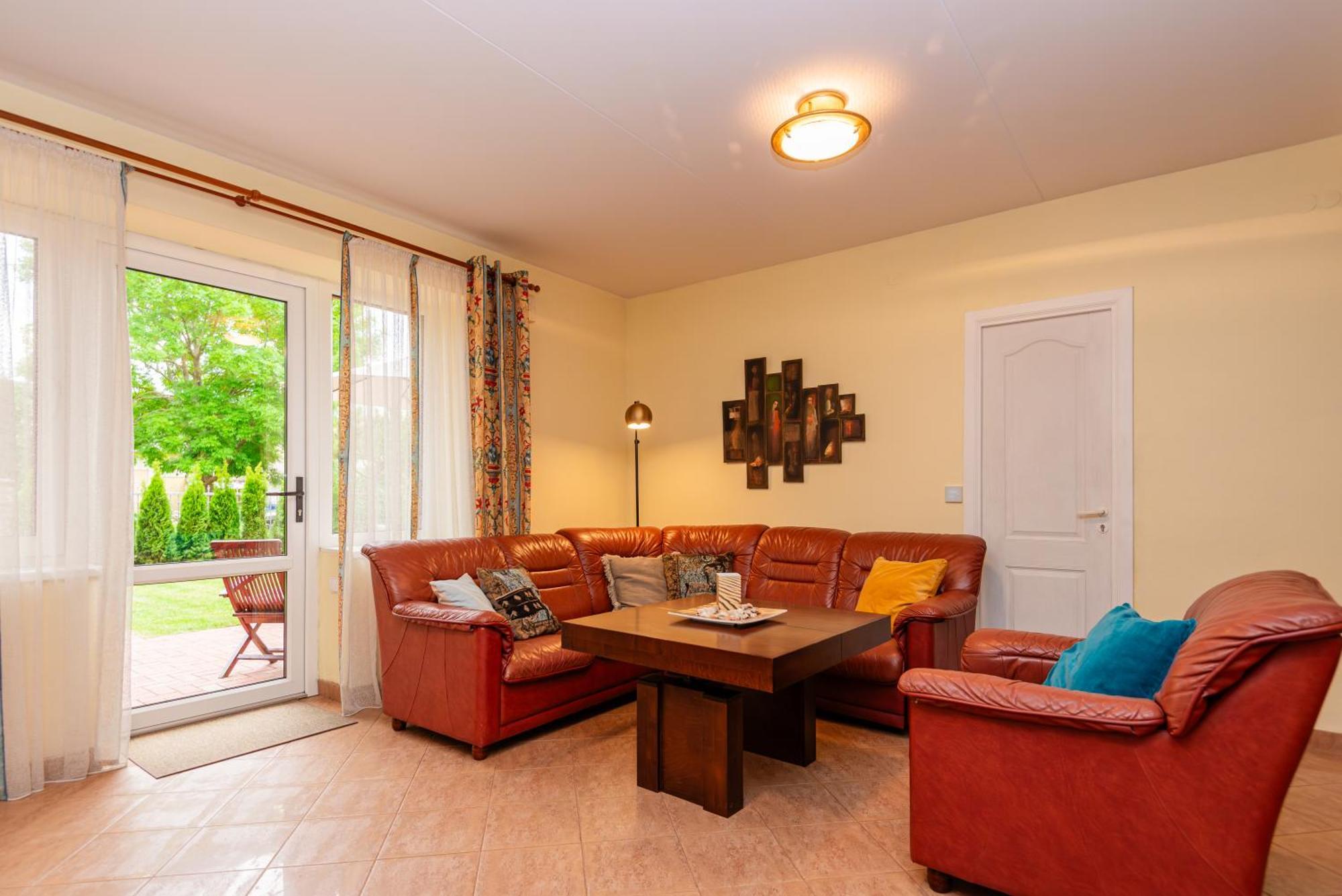 Family Inn Cottage With Terrace Паланга Экстерьер фото